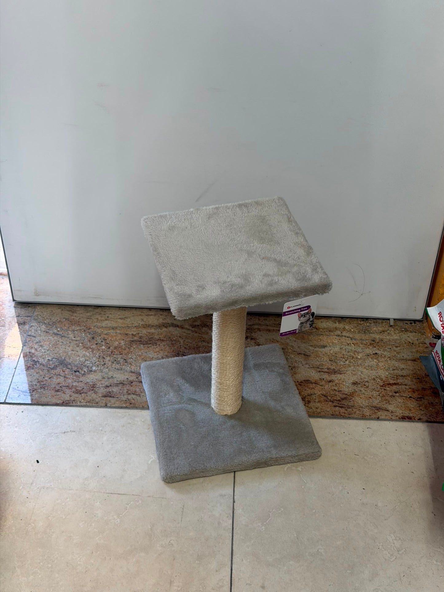 KF SCRATCHING TREE WILMA GREY 29X29X40CM