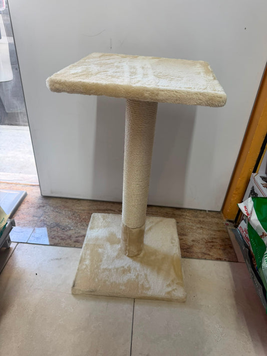 TRIXIE BAENA SCRATCHING POST 69CM BEIGE